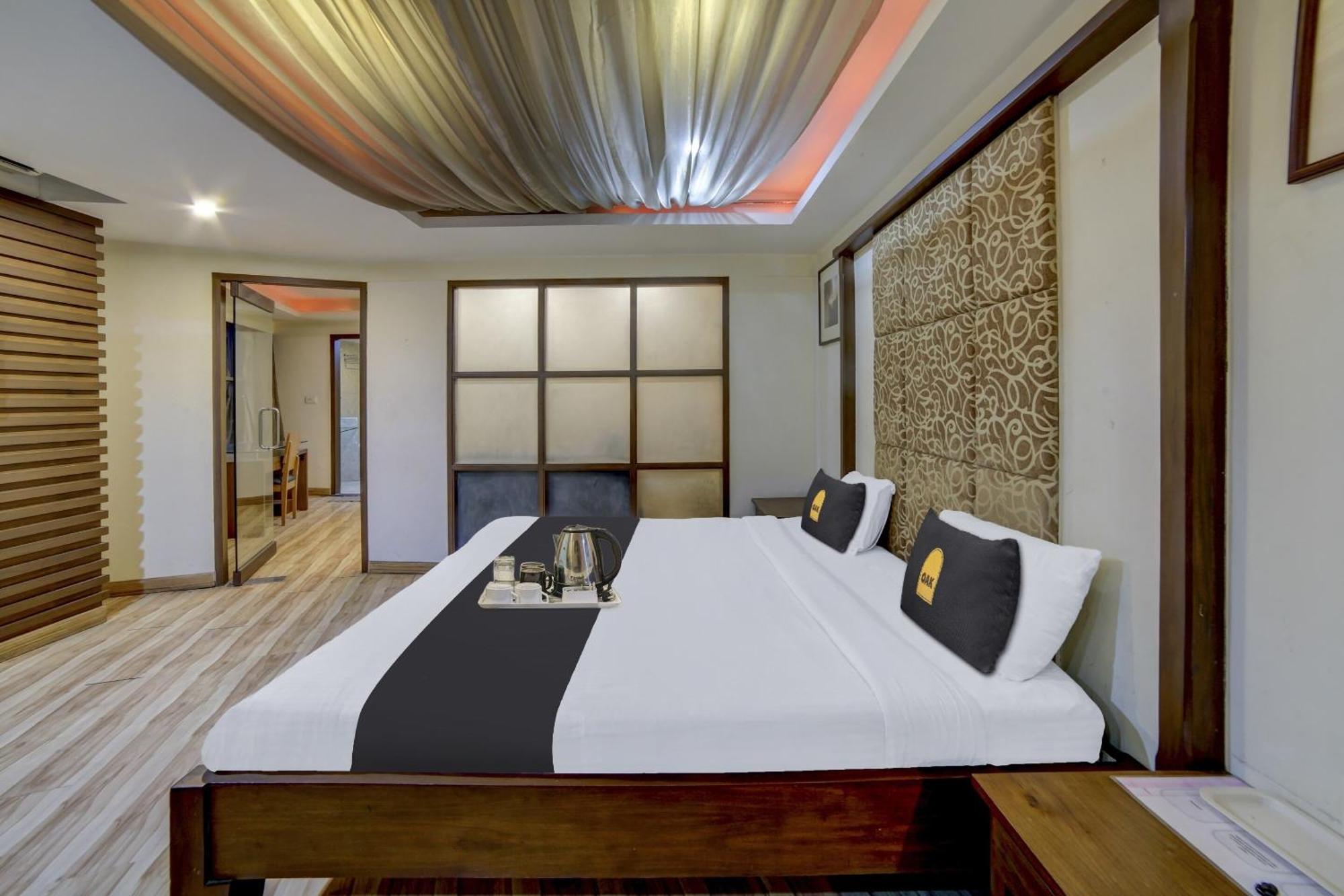 Hotel Collection O Cambay Sapphire Sarkhej Exterior foto