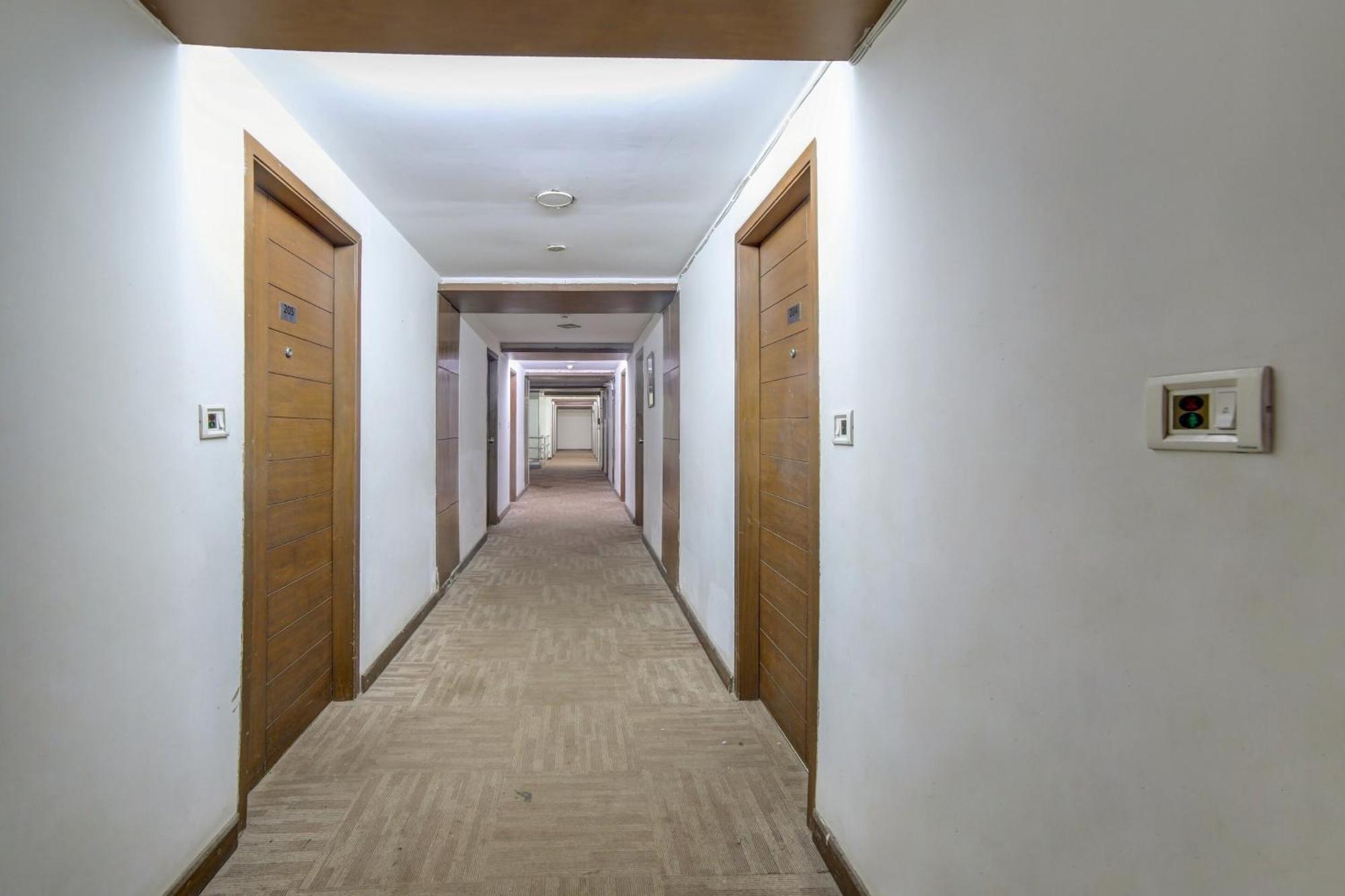 Hotel Collection O Cambay Sapphire Sarkhej Exterior foto