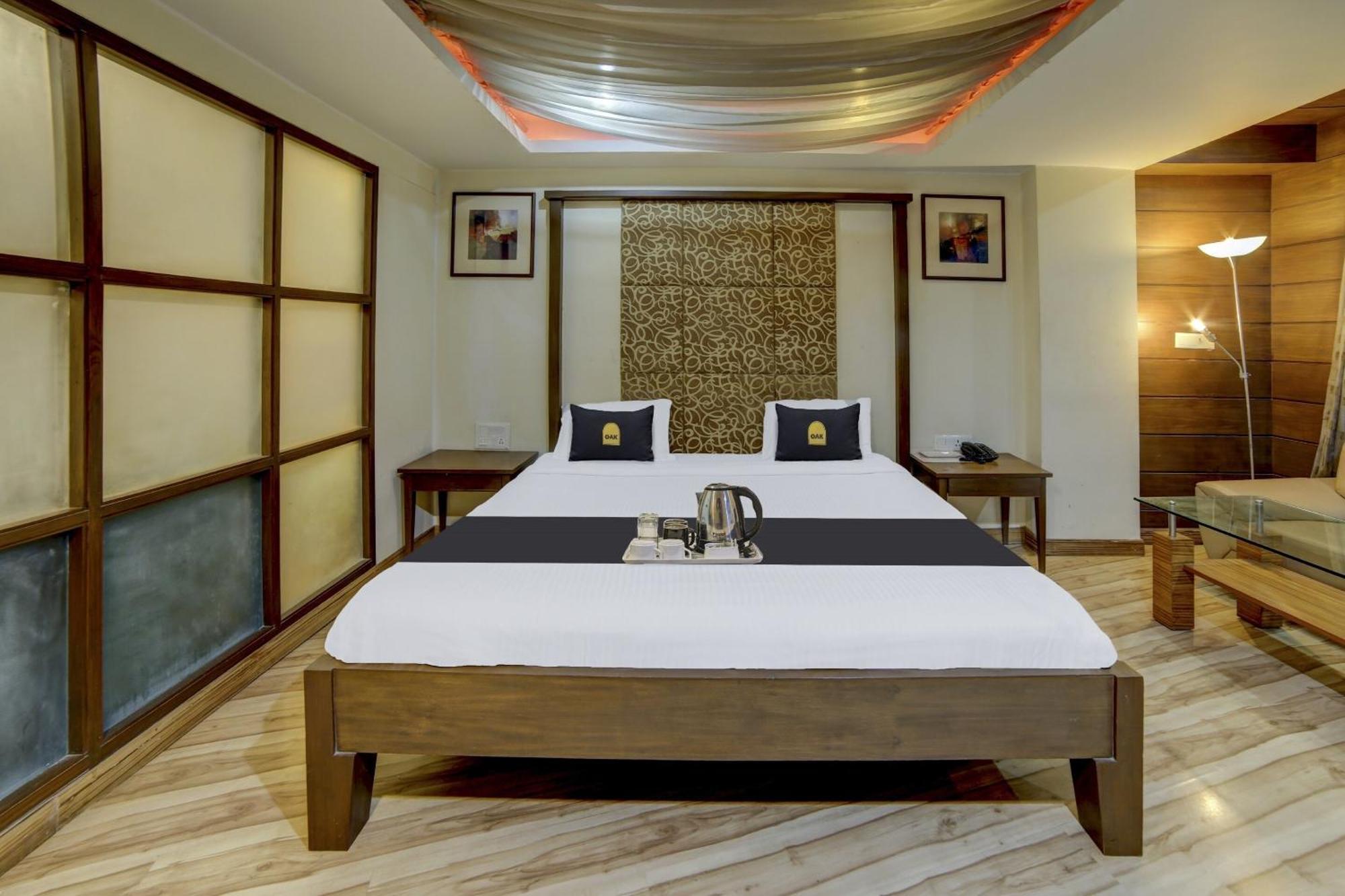 Hotel Collection O Cambay Sapphire Sarkhej Exterior foto