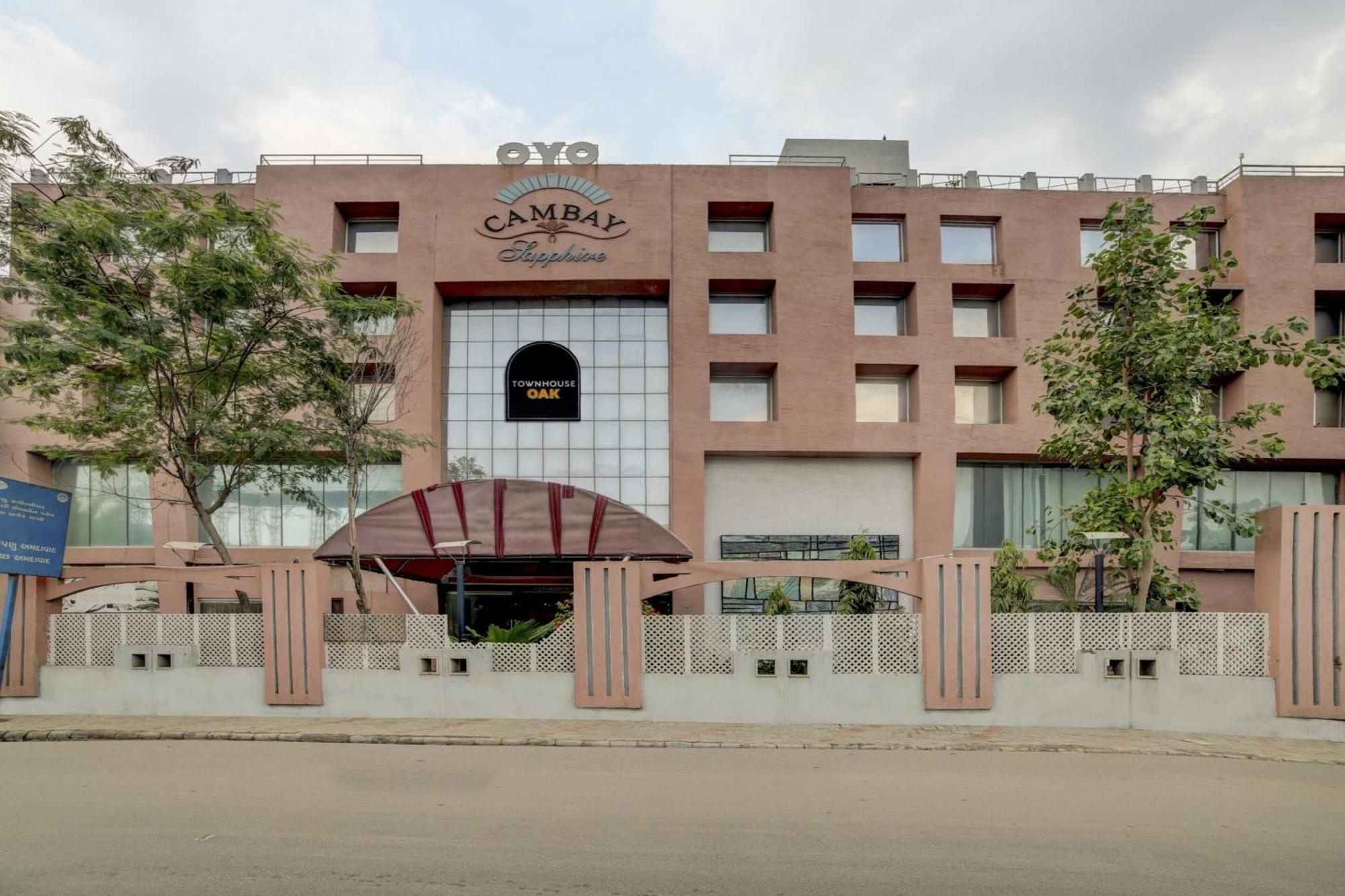 Hotel Collection O Cambay Sapphire Sarkhej Exterior foto